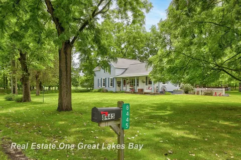 8445 Summerfeldt, Saginaw, MI 48609