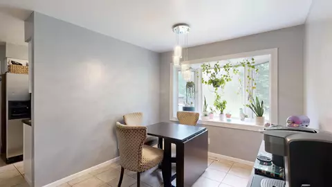 Dining - 9096 Carpenter, Flushing, MI 48433 photo 1 of 3