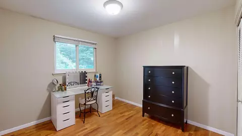 Bedroom - 9096 Carpenter, Flushing, MI 48433 photo 4 of 6