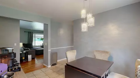 Dining - 9096 Carpenter, Flushing, MI 48433 photo 2 of 3