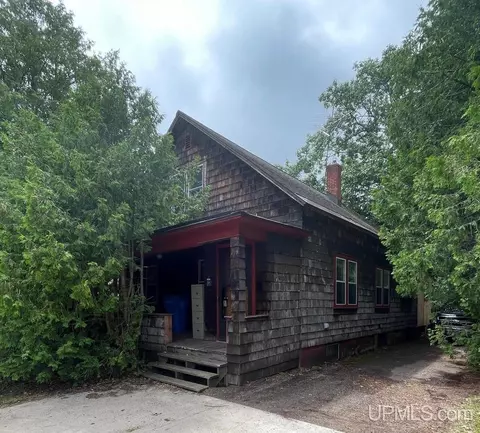 719 N 6th, Marquette, MI 49855