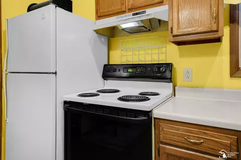 665 King, Temperance, MI 48182 photo 8