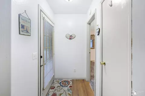 665 King, Temperance, MI 48182 photo 2