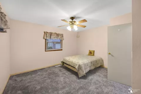 665 King, Temperance, MI 48182 photo 10