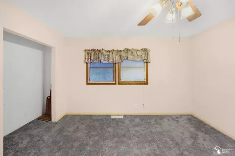665 King, Temperance, MI 48182 photo 11