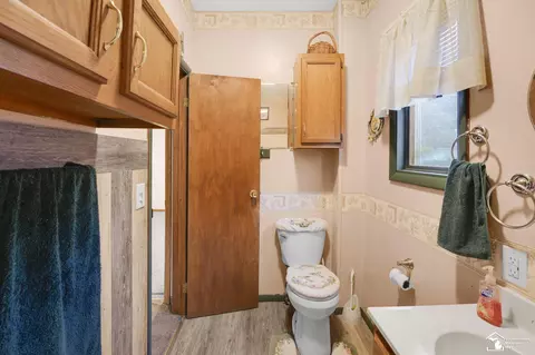 665 King, Temperance, MI 48182 photo 15