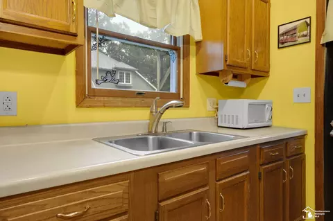 665 King, Temperance, MI 48182 photo 7