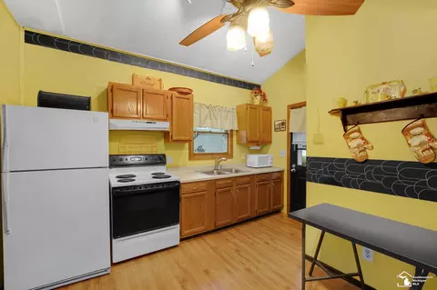 665 King, Temperance, MI 48182 photo 5