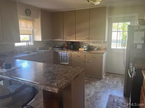 310 Birch, Munising, MI 49862 photo 2