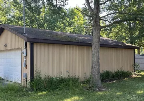 695 Big Oaks, Gladwin, MI 48624