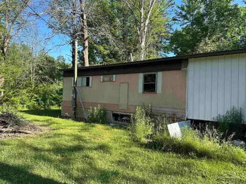 Exterior - 695 Big Oaks, Gladwin, MI 48624 photo 3 of 3