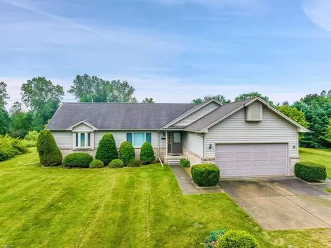 7422 Hollow Cors, Almont, MI 48003