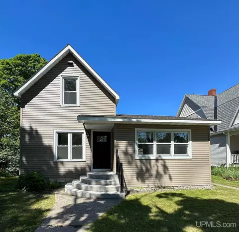 504 S 8th, Escanaba, MI 49829