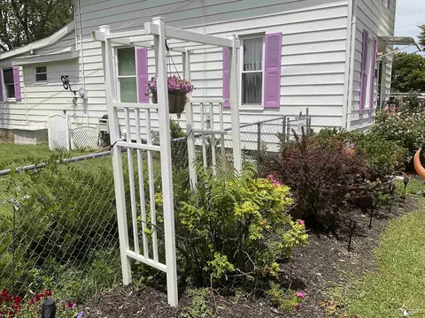 537 Riverview, Monroe, MI 48162 photo 3