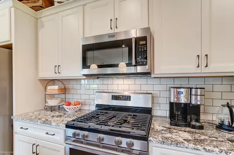 Kitchen - 10305 Exeter, Carleton, MI 48117 photo 5 of 7