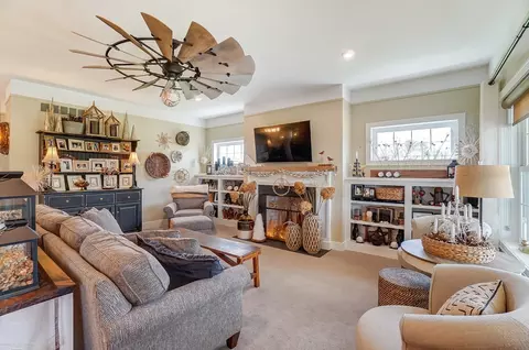Living - 10305 Exeter, Carleton, MI 48117 photo 3 of 5