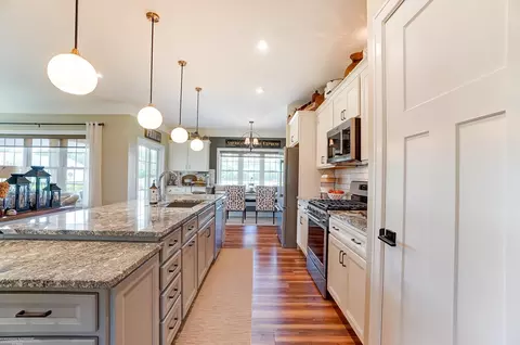 Kitchen - 10305 Exeter, Carleton, MI 48117 photo 3 of 7
