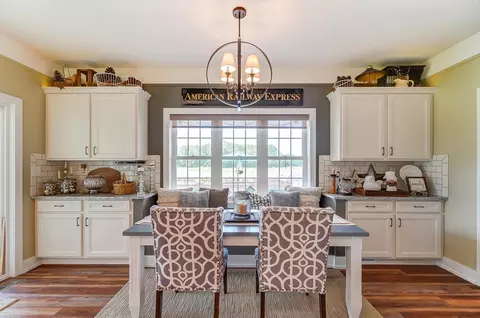 Dining - 10305 Exeter, Carleton, MI 48117 photo 3 of 4