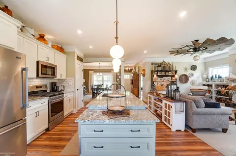 Kitchen - 10305 Exeter, Carleton, MI 48117 photo 6 of 7