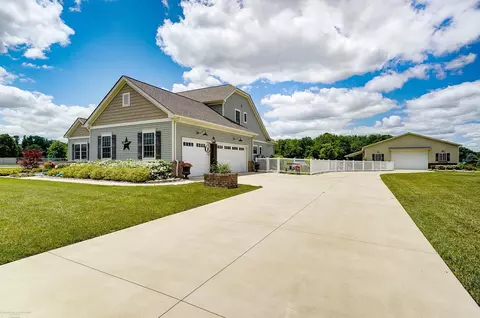 Exterior - 10305 Exeter, Carleton, MI 48117 photo 6 of 22