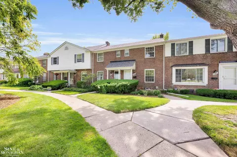 22939 Lakeshore, Saint Clair Shores, MI 48080