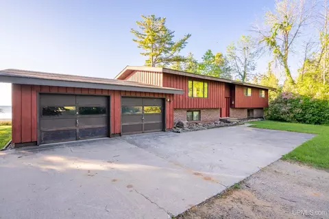3074 M35, Bark River, MI 49807