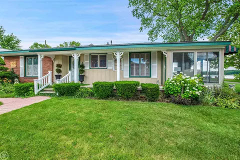 242 Edgewater, Algonac, MI 48001