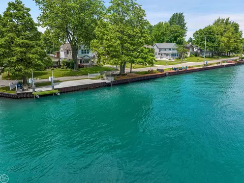 View/Area - 242 Edgewater, Algonac, MI 48001 photo 2 of 6