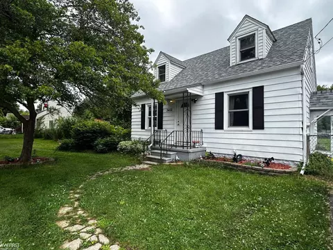 3402 N Belsay, Flint, MI 48506