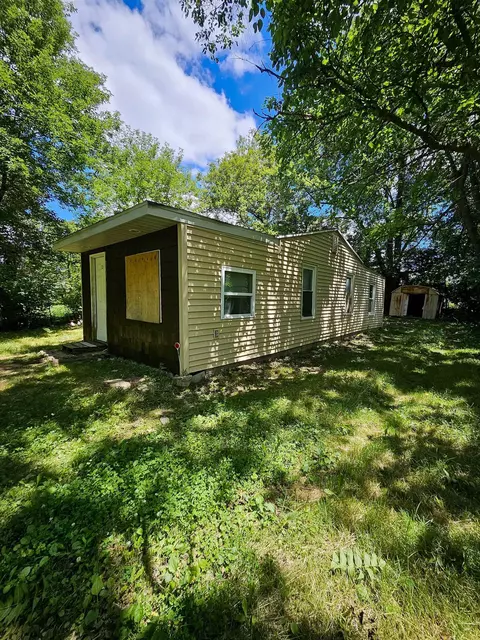 2095 Pound, Flint, MI 48532 photo 2