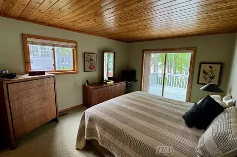 Bedroom - 1954 N Salisbury, Gladwin, MI 48624 photo 2 of 9