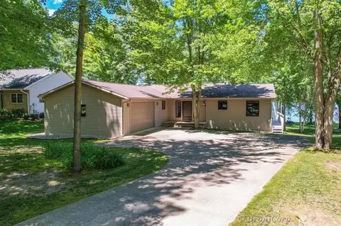Exterior - 1954 N Salisbury, Gladwin, MI 48624 photo 4 of 20