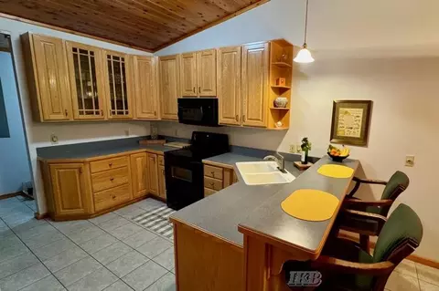 Kitchen - 1954 N Salisbury, Gladwin, MI 48624 photo 2 of 5