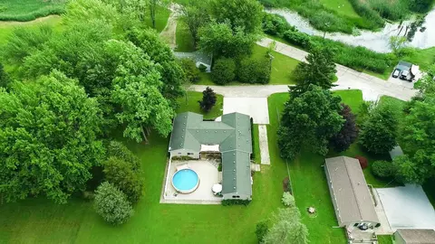 2145 Michigan, Algonac, MI 48001 photo 2