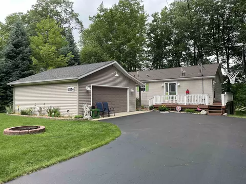 6814 S Forest Lk, Alger, MI 48610