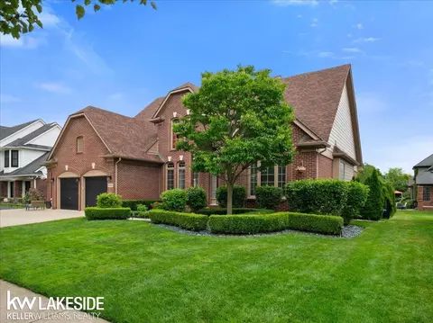 Exterior - 49248 Yale, Macomb, MI 48044 photo 4 of 8