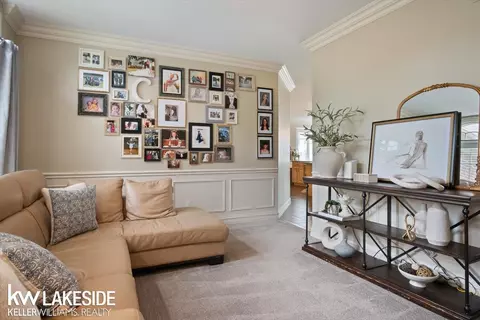Living - 49248 Yale, Macomb, MI 48044 photo 2 of 2