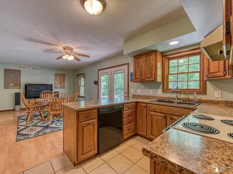 5554 E Albain, Monroe, MI 48161 photo 15