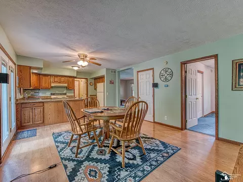 5554 E Albain, Monroe, MI 48161 photo 9