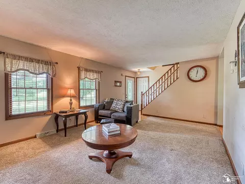 5554 E Albain, Monroe, MI 48161 photo 3