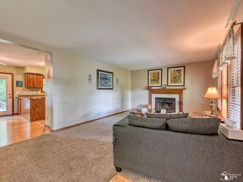 5554 E Albain, Monroe, MI 48161 photo 4