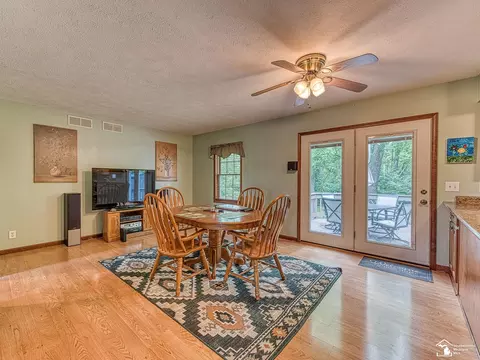 5554 E Albain, Monroe, MI 48161 photo 6
