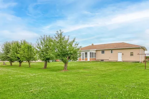 Exterior - 1018 S Huron, Kawkawlin, MI 48631 photo 10 of 11