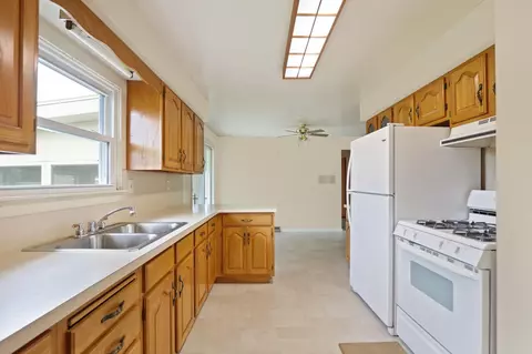 Kitchen - 1018 S Huron, Kawkawlin, MI 48631 photo 4 of 4