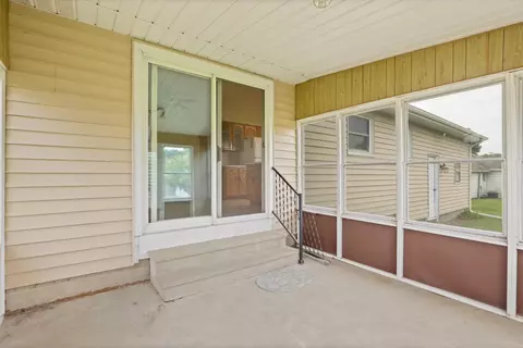 Exterior - 1018 S Huron, Kawkawlin, MI 48631 photo 2 of 11