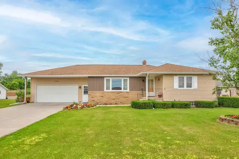 1018 S Huron, Kawkawlin, MI 48631