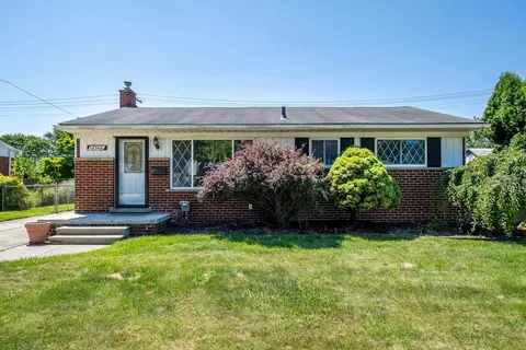 18548 Woodbine, Fraser, MI 48026