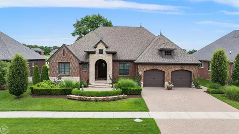 62580 Sawgrass UNIT 16, Washington Township, MI 48094