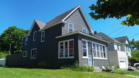 317 Lake, Manistique, MI 49854