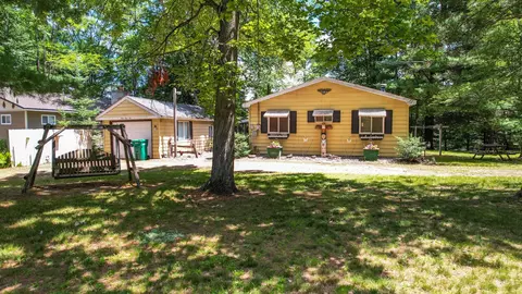 946 Rivers Ter, Gladwin, MI 48624 photo 2